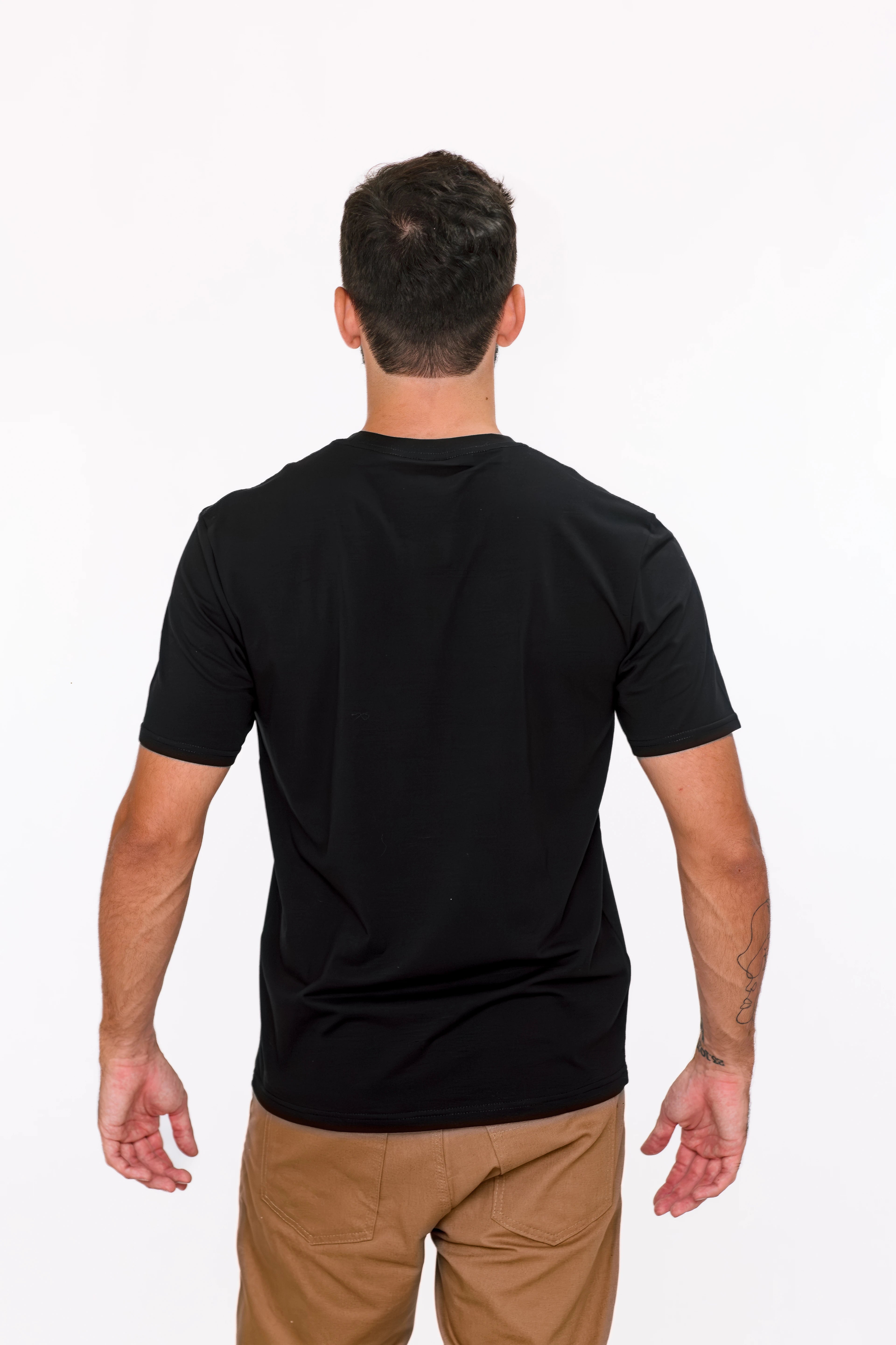 Camiseta Algodão com Elastano – Leve, Ajustada e Sem Abrir Mão do Conforto