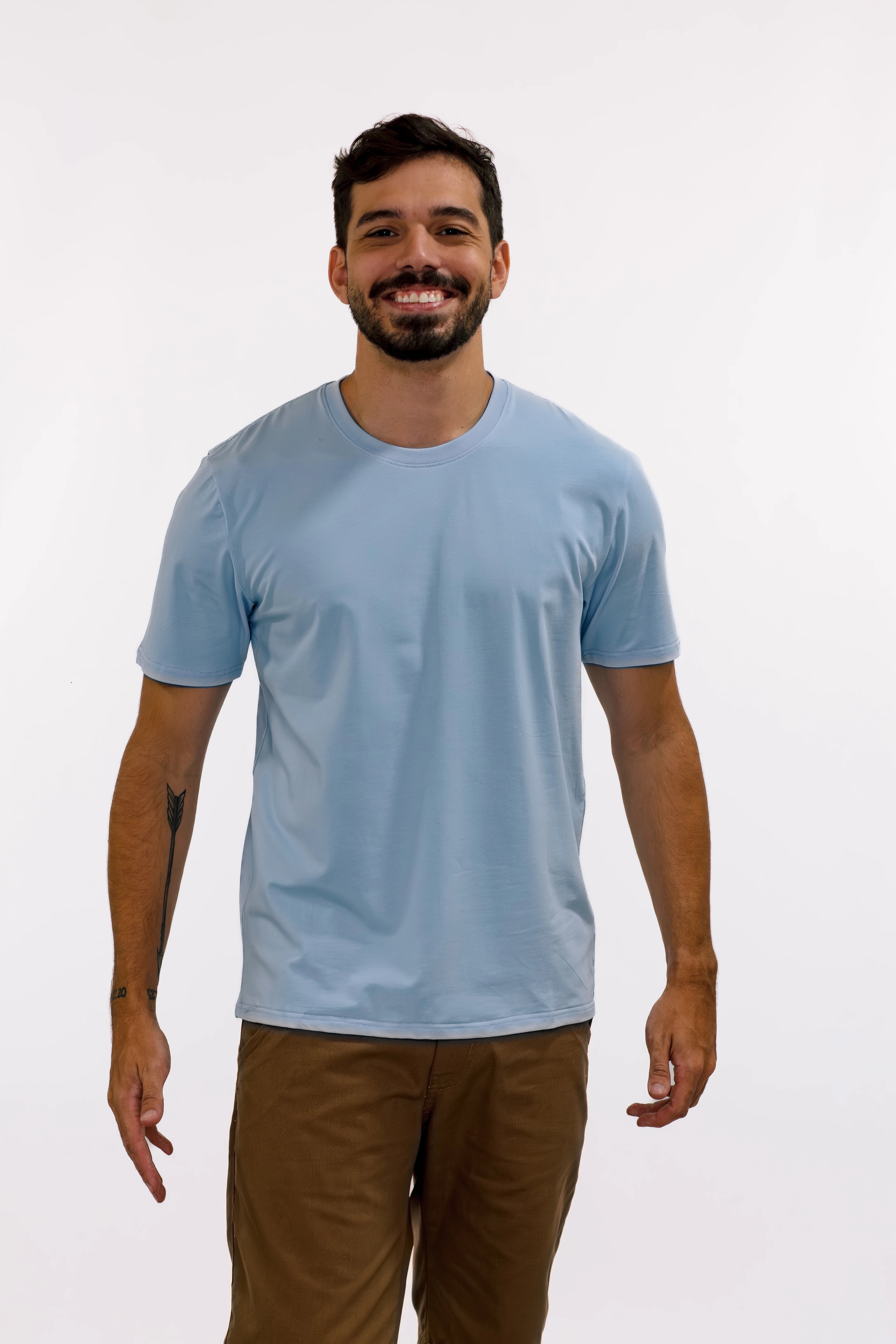 Camiseta Algodão com Elastano – Leve, Ajustada e Sem Abrir Mão do Conforto